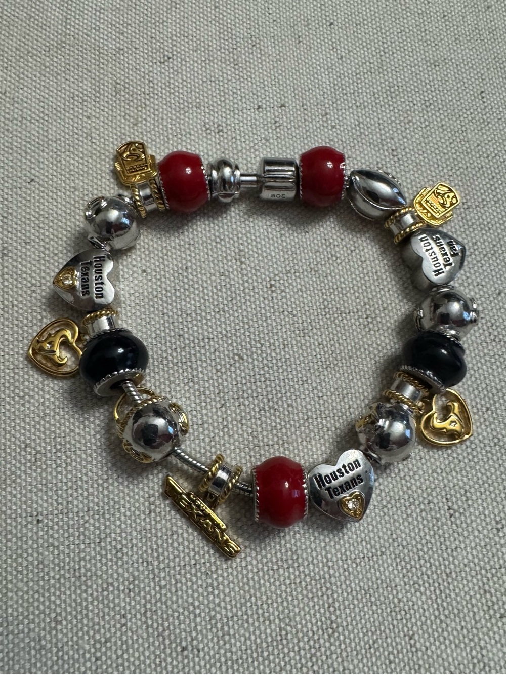 Houston Texans Silver, Red and Black Charm Bracelet - Team Heart Charms
w/Clasp